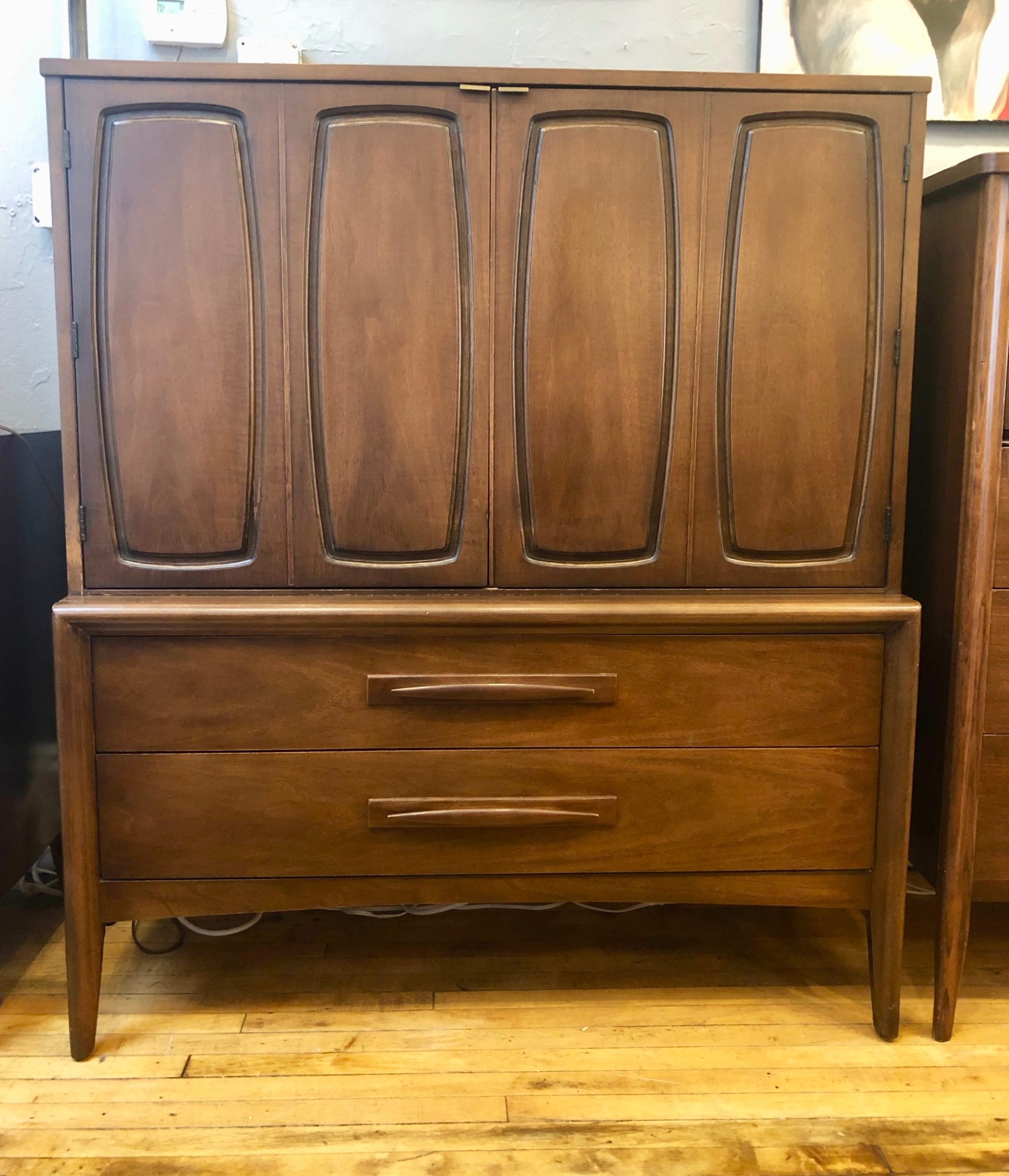 Broyhill Emphasis Gentleman's Chest Circa