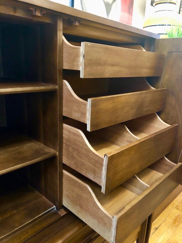 Broyhill Emphasis Gentleman’s Chest Circa