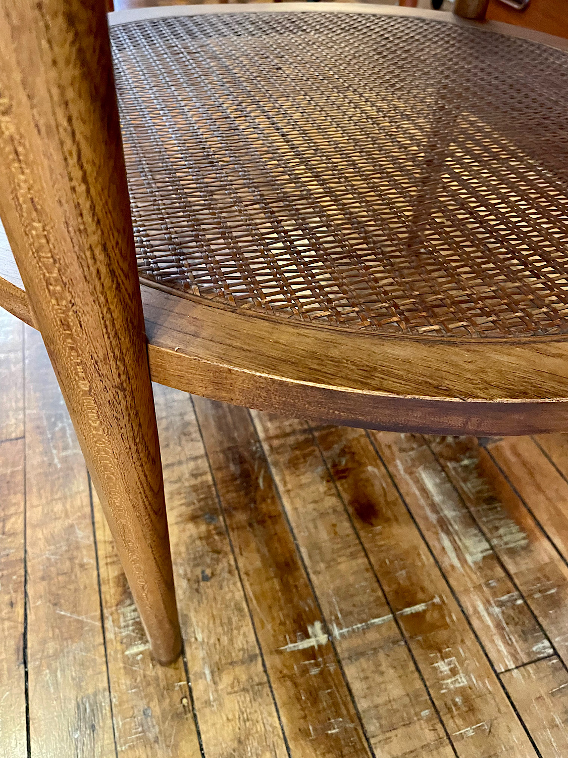 Vintage Round Lane Occasional Table w/Caned Shelf Circa