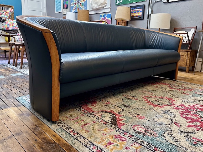 Vintage Ekornes Leather ‘Manhattan’ Sofa in Navy Circa