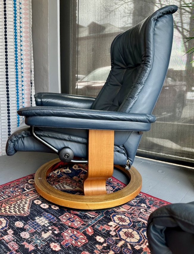 Vintage Ekornes 'Stressless'Lounge Chair in Navy Circa