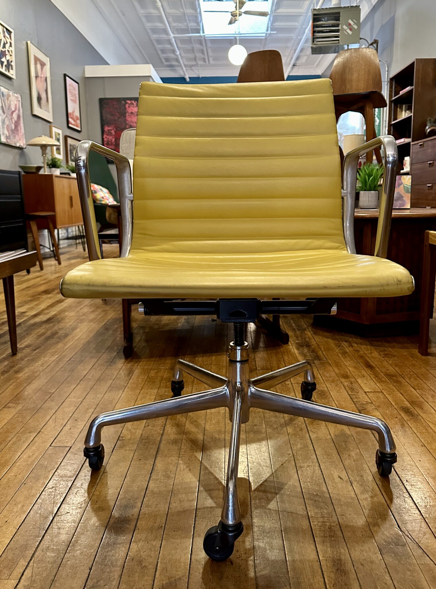 Vintage Eames Aluminum Group Management Chair for Herman Miller Circa