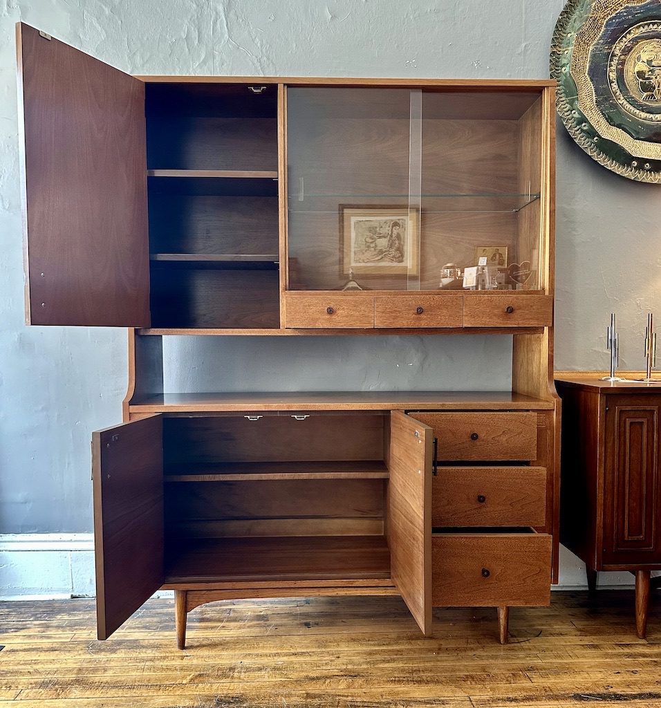 Mid Century Kroehler Hutch Circa