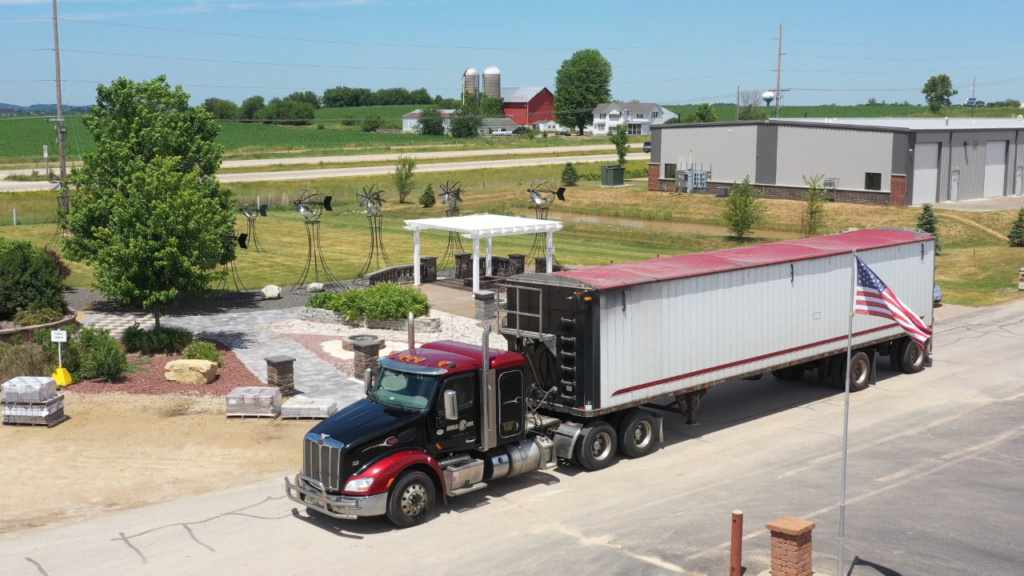 Semi Load Mulch Delivery Landscape Circle B Enterprises Wholesale