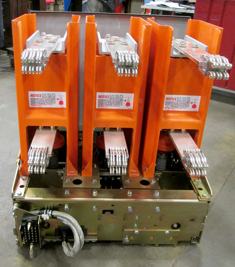 GE PowerVac type VB14.16250 1200A Vacuum Circuit Breaker Circuit