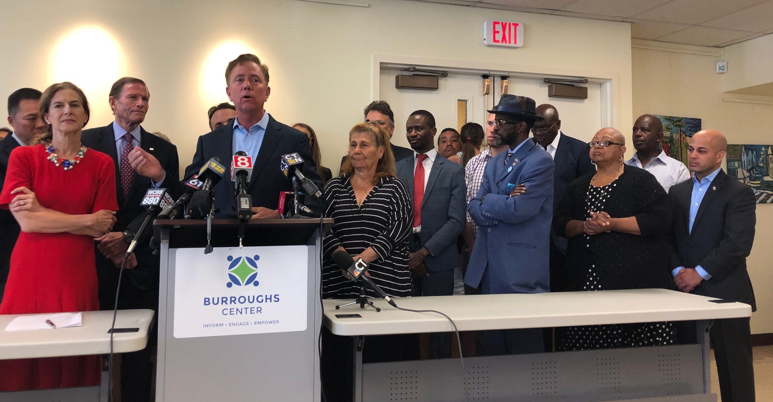 Lamont, political leaders stand behind immigrant and refugee community