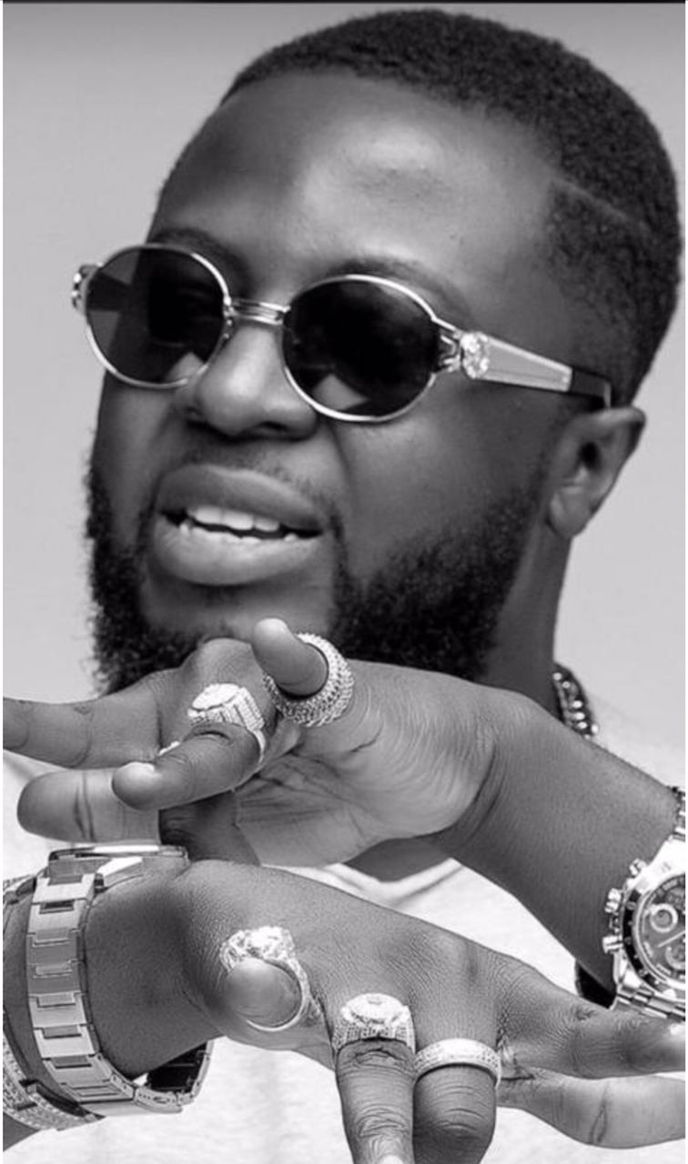 Guru signs 6year record deal with Australianbased company