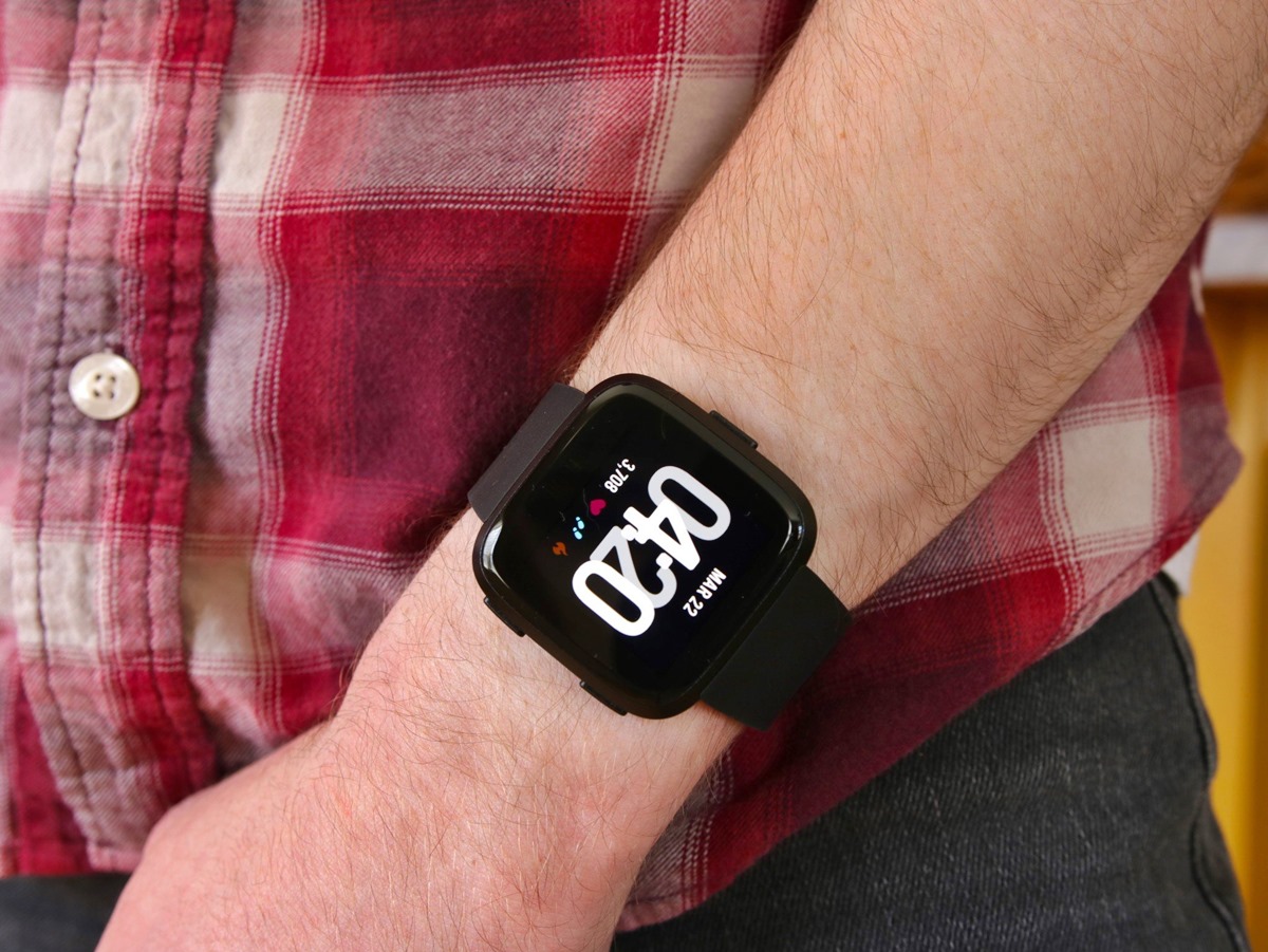 How To Change Clock Face On Fitbit Luxe | CitizenSide