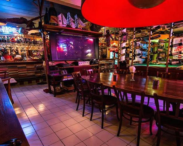 Tuba Bar and Restaurant City Nomads