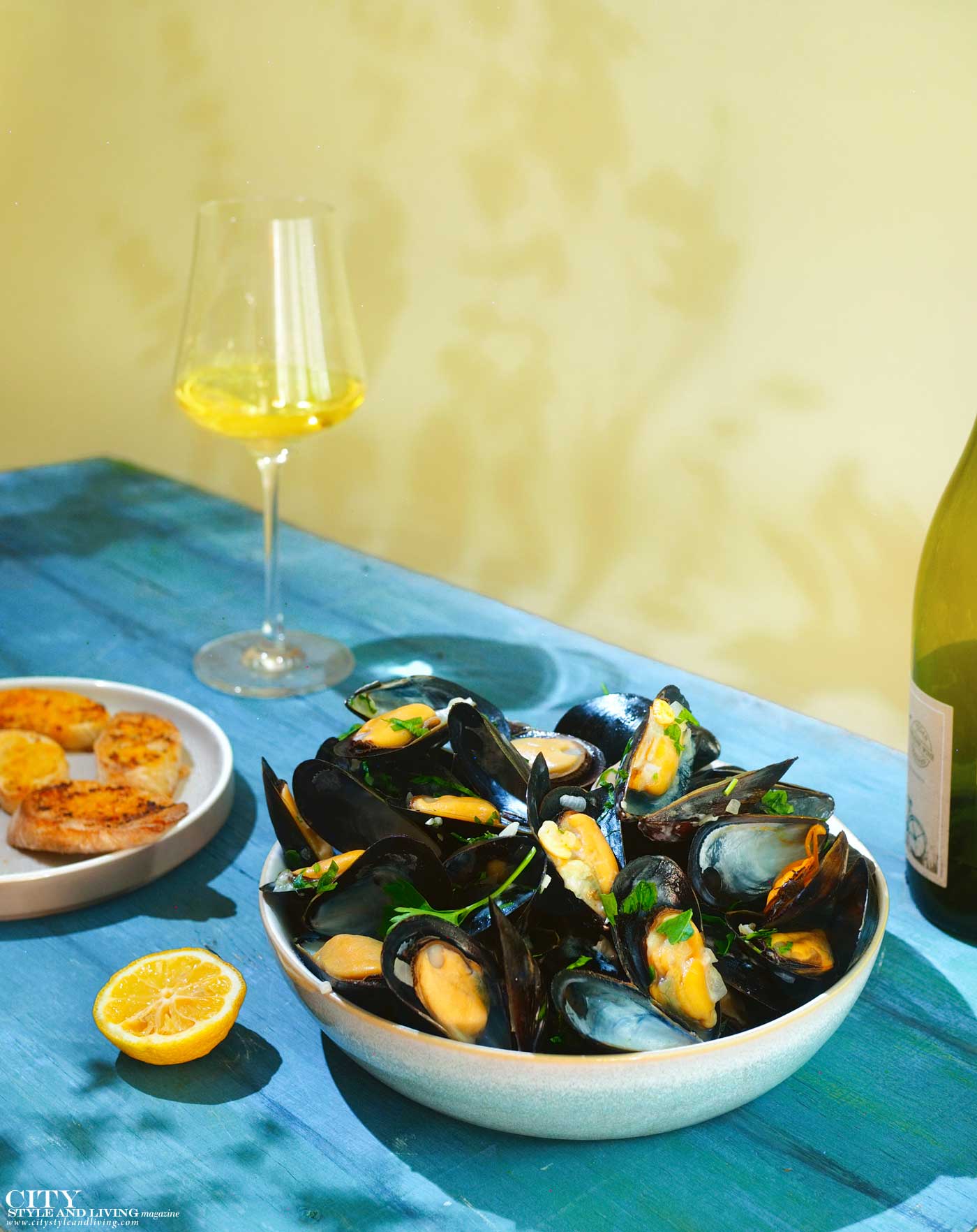 Steamed Mussels in White Wine Sauce
