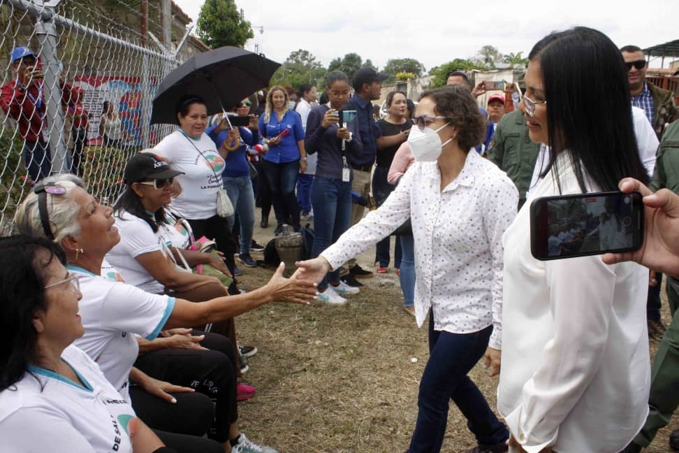 Gobernadora Karina Carpio inauguró la Emergencia del Hospital Dr. José