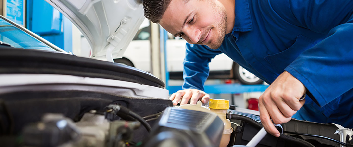 Oil Changes in Minneapolis, MN Lupient Automotive Group