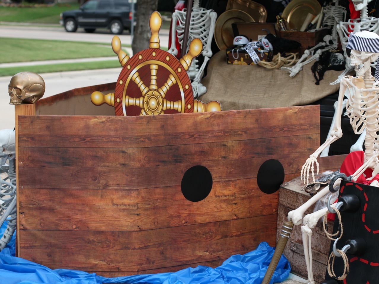Pirate Ship Trunk or Treat Idea Fun365