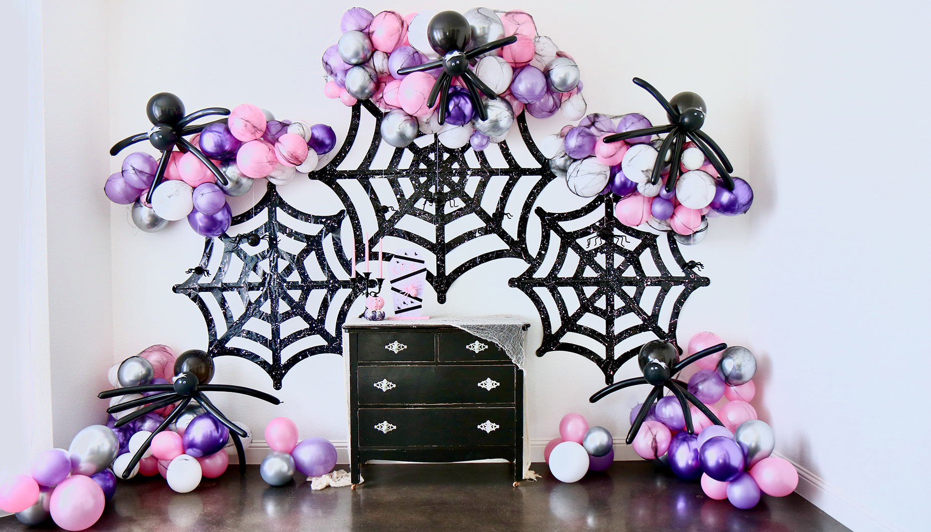 Modern Spider Themed Halloween Party Fun365