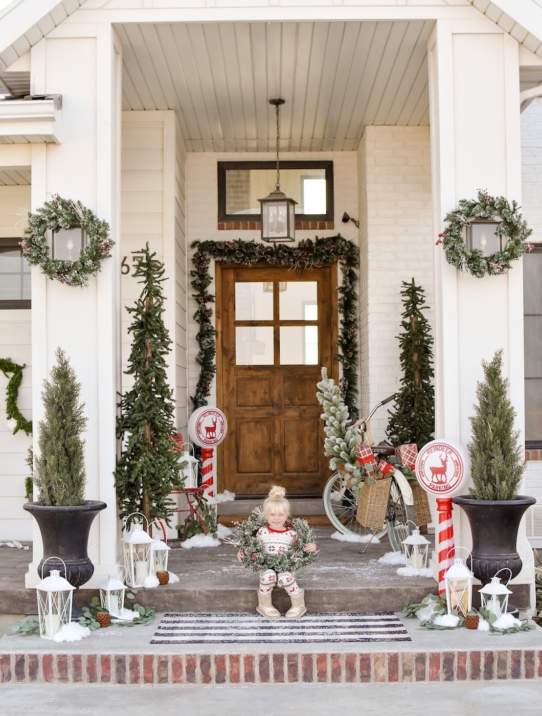 Nostalgic Christmas Porch Decorating Ideas Fun365