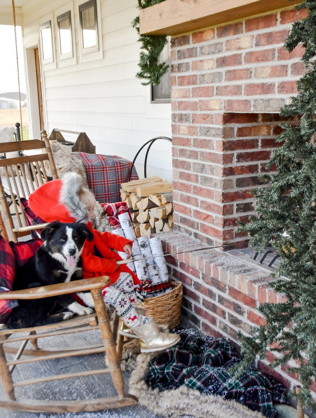 Nostalgic Christmas Porch Decorating Ideas Fun365