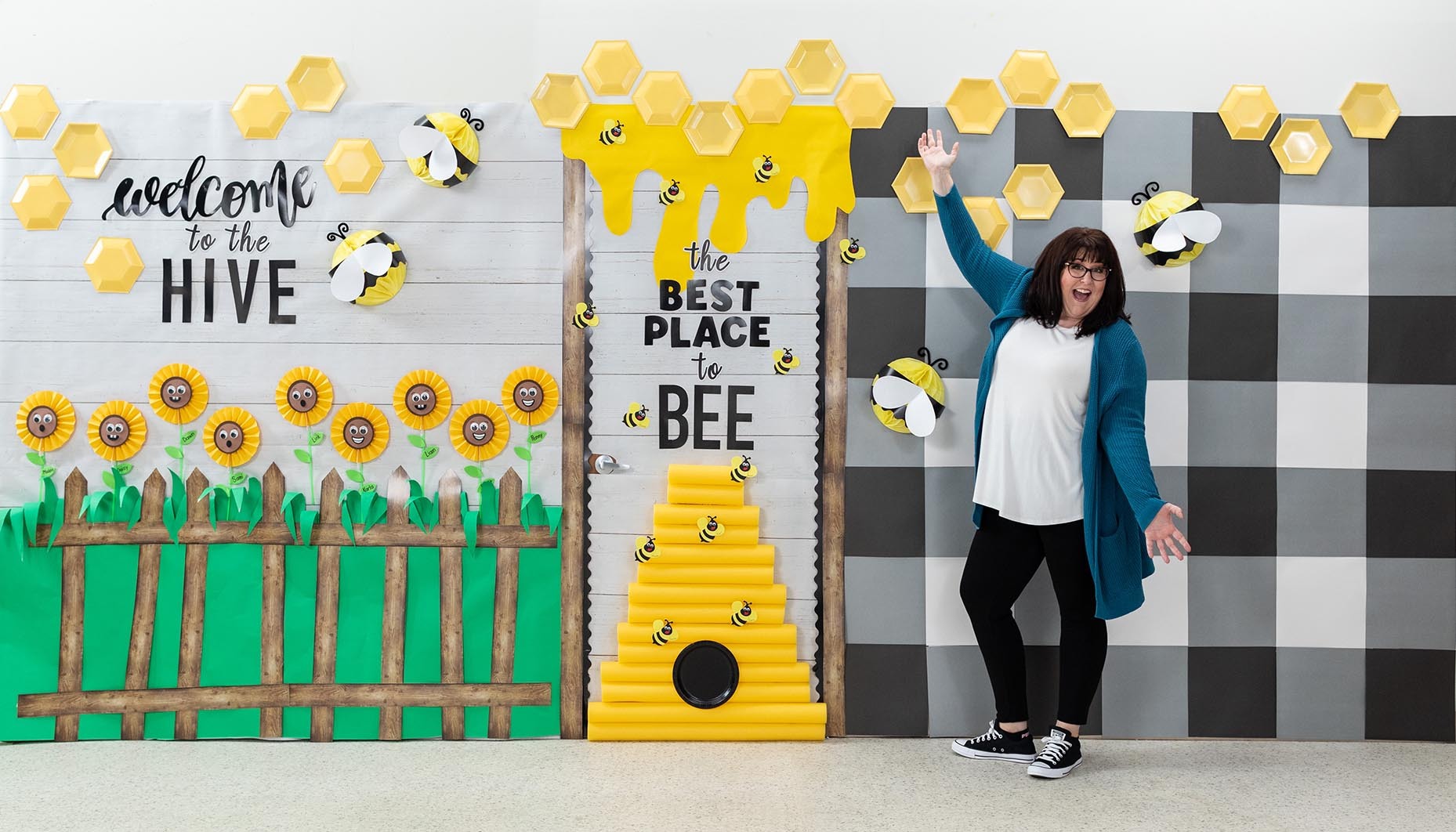 Bee Classroom Door Décor Idea Fun365