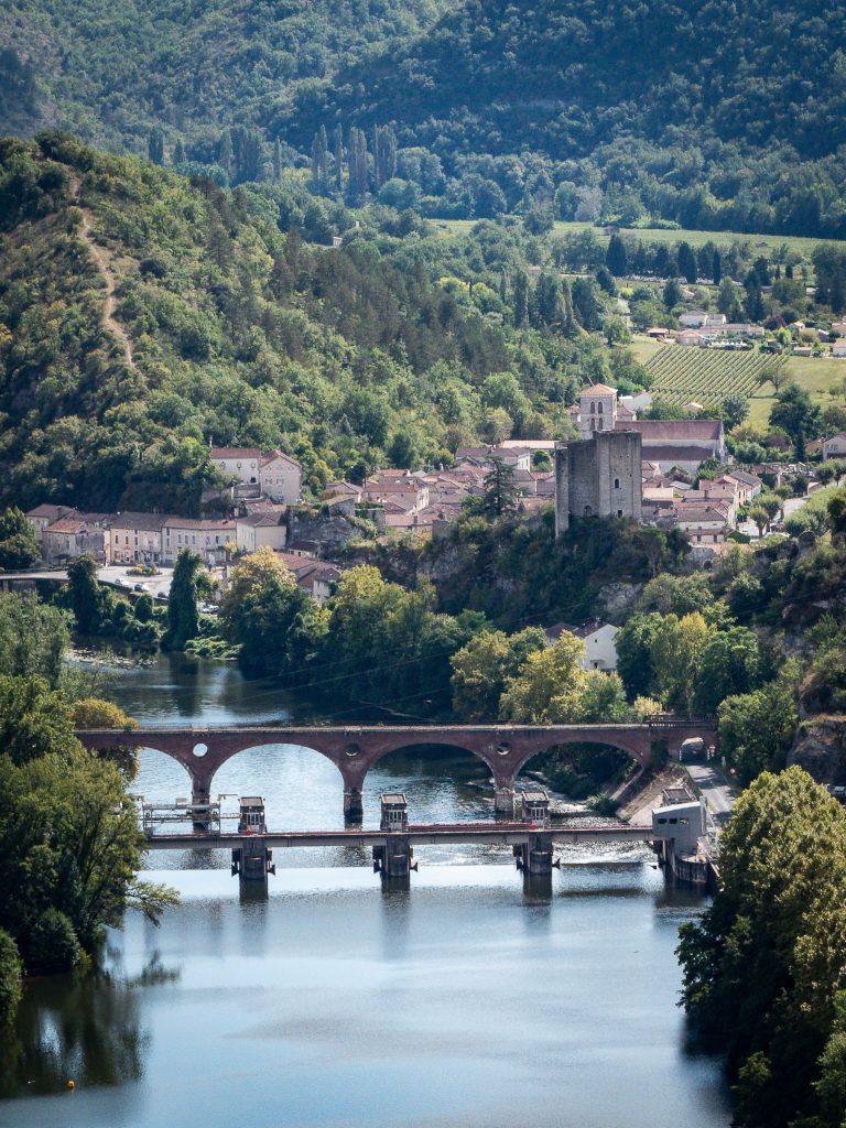 Méandre du Lot et vue sur Luzech