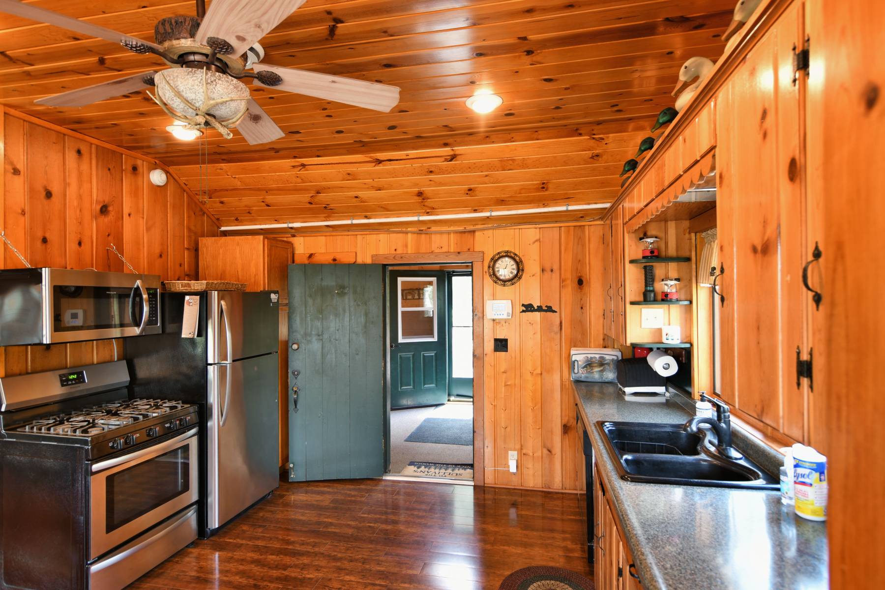 Aunt Alice's Vacation Home Rental on Buffalo Lake