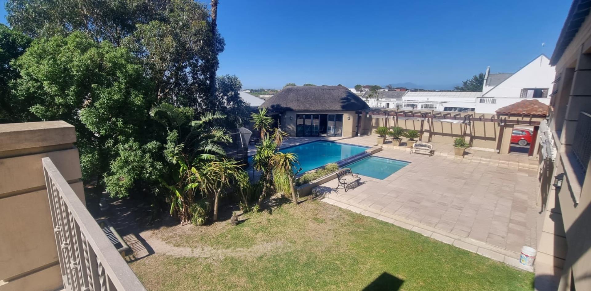 House + Cottage/Flat for Sale in Schaapkraal, Cape Town 706635