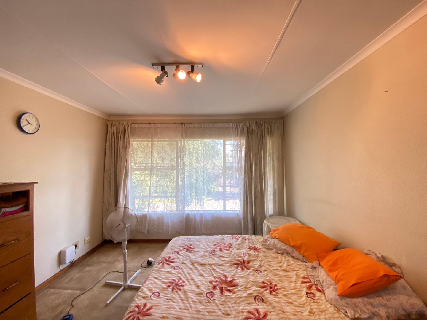 Flat for Sale in Vanderbijlpark SE 1, Vanderbijlpark 708817