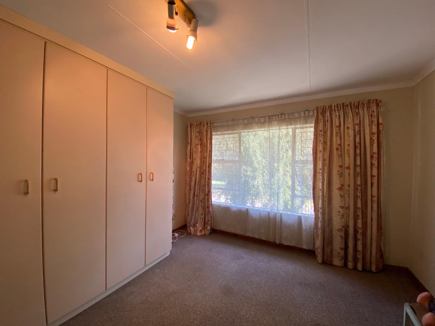 Flat for Sale in Vanderbijlpark SE 1, Vanderbijlpark 708817