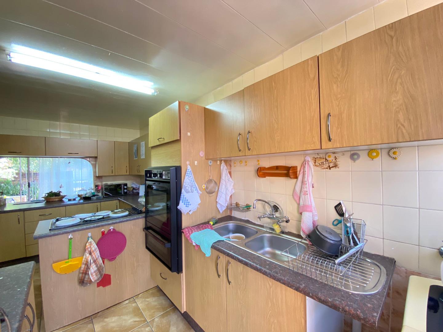 Flat for Sale in Vanderbijlpark SE 1, Vanderbijlpark 708817