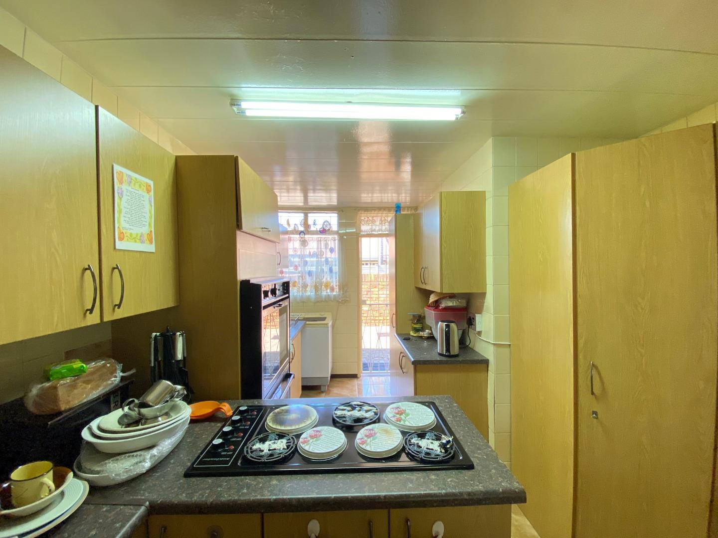 Flat for Sale in Vanderbijlpark SE 1, Vanderbijlpark 708817