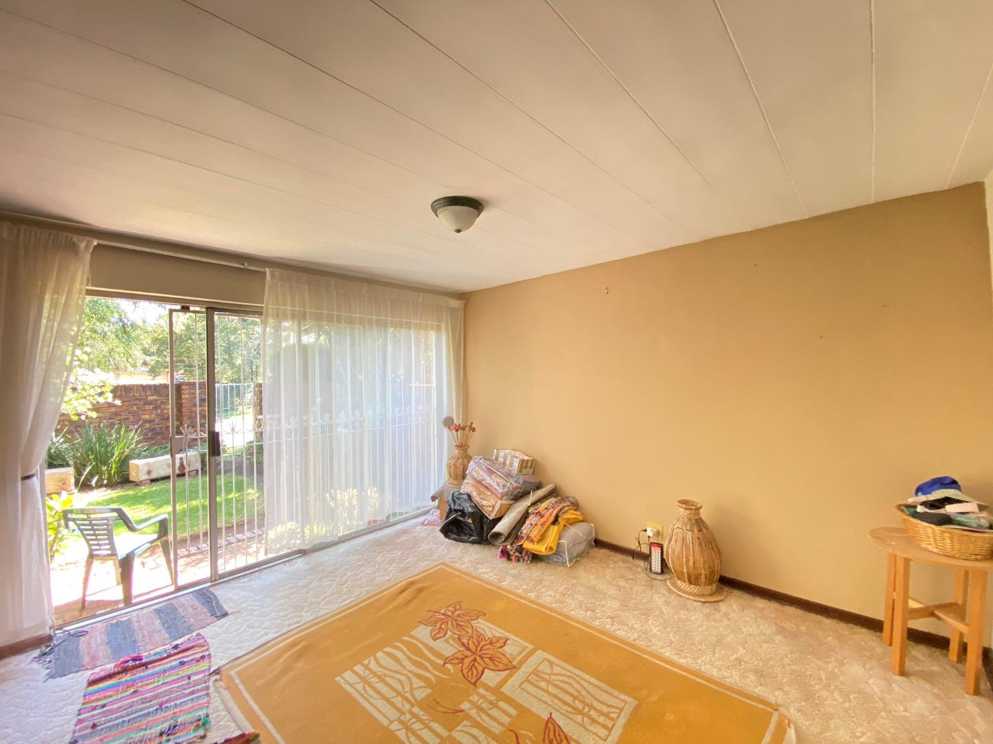 Flat for Sale in Vanderbijlpark SE 1, Vanderbijlpark 708817