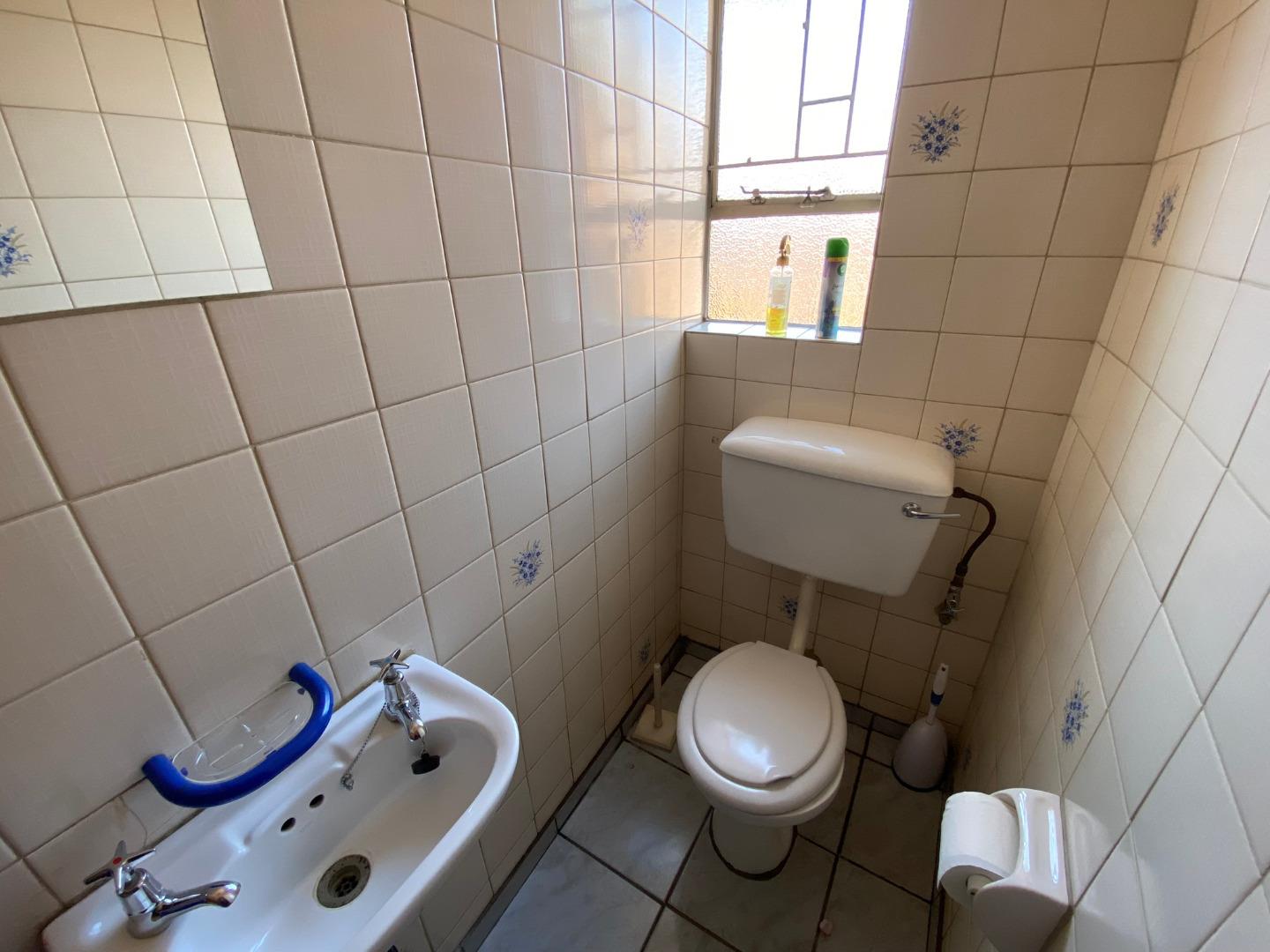 Flat for Sale in Vanderbijlpark SE 1, Vanderbijlpark 708817