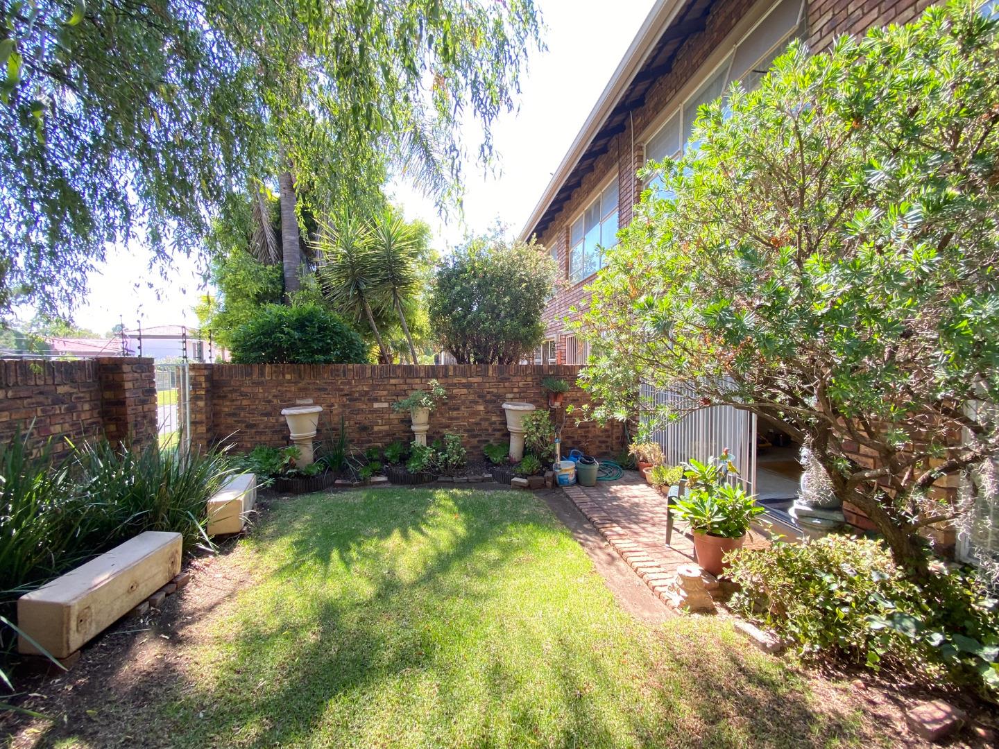 Flat for Sale in Vanderbijlpark SE 1, Vanderbijlpark 708817