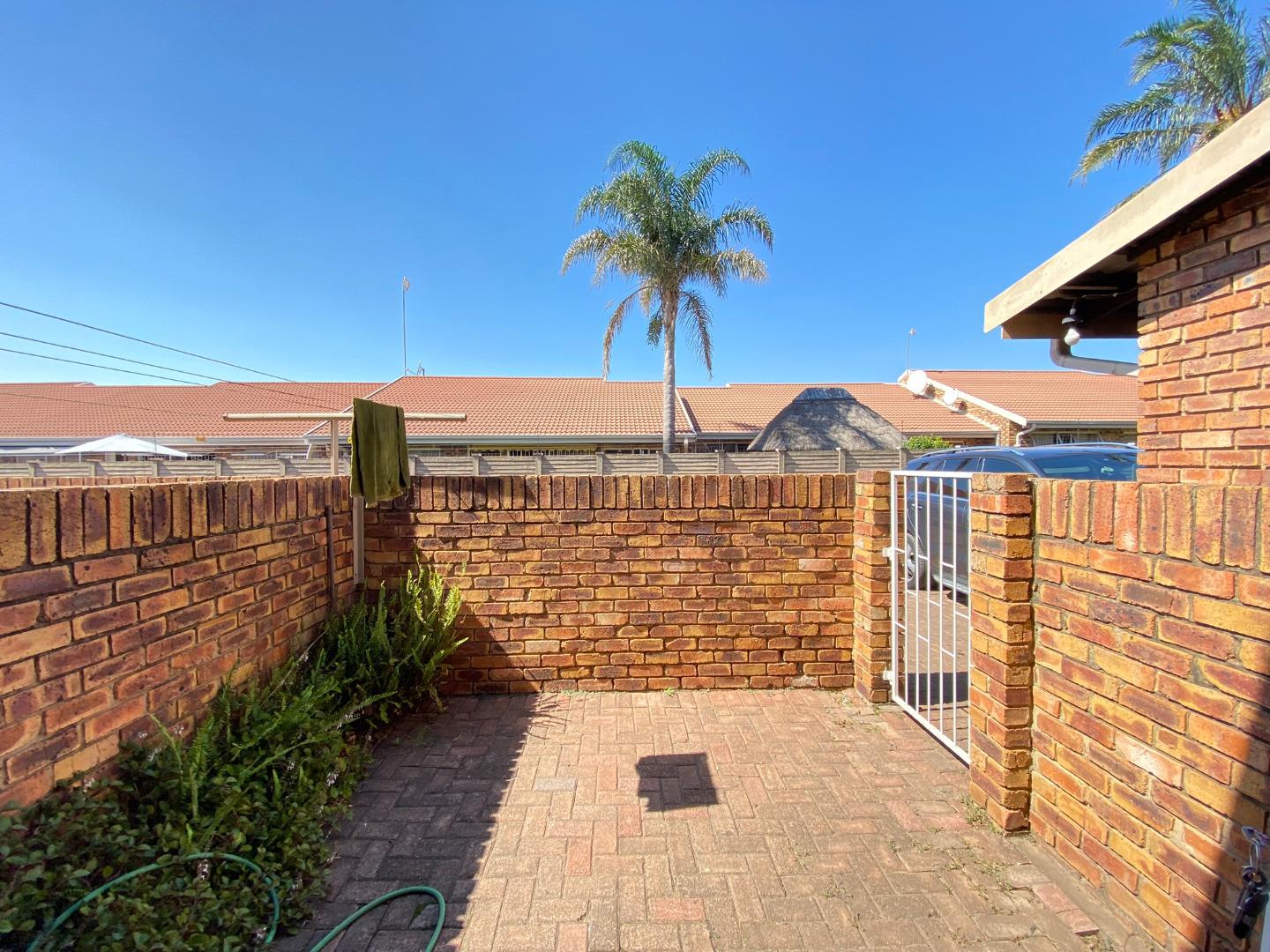 Flat for Sale in Vanderbijlpark SE 1, Vanderbijlpark 708817