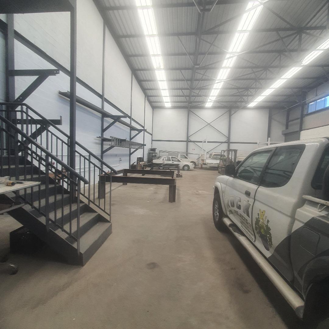 Commercial Office for Sale in Elsies River Industrial, Goodwood 709965