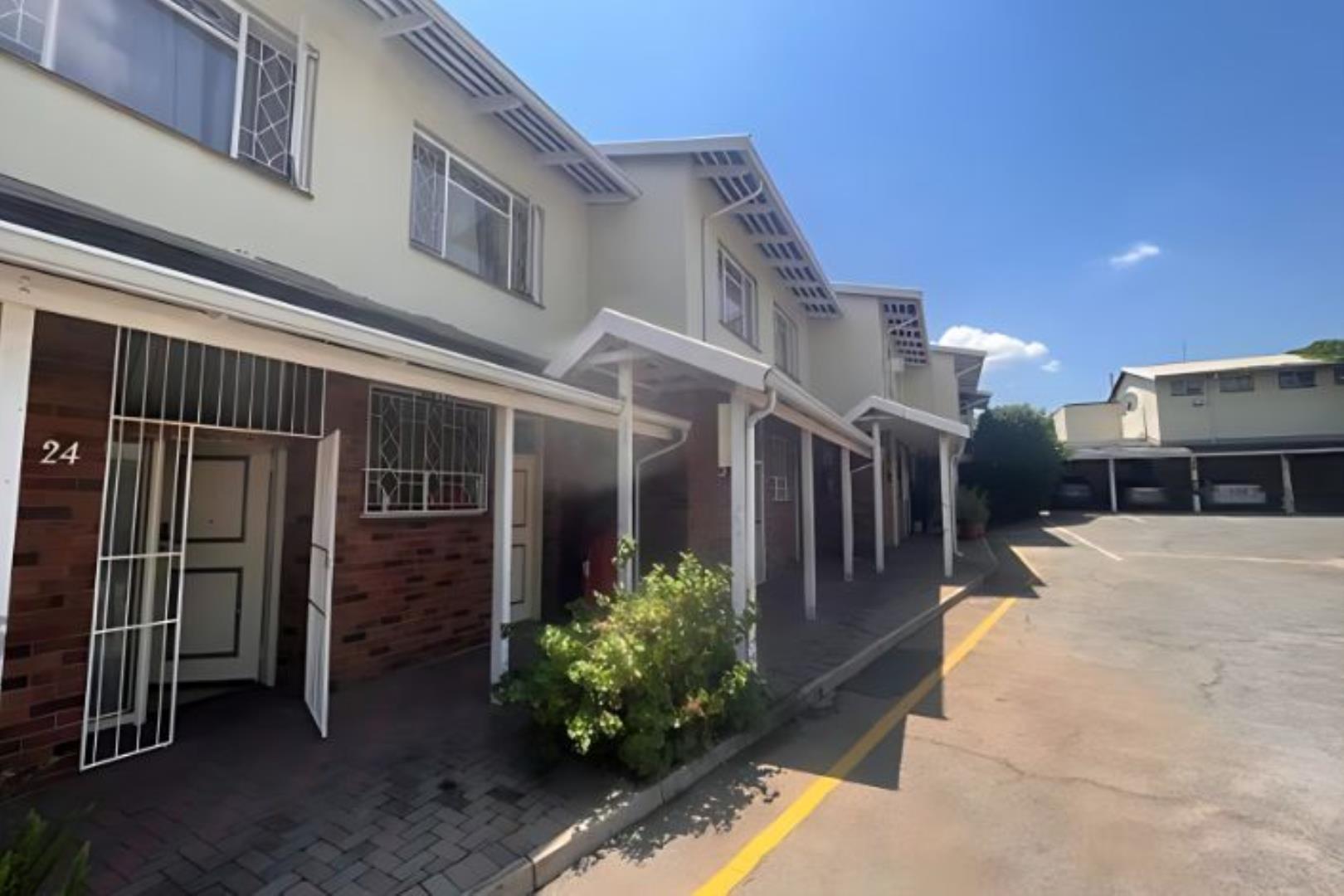 Flat for Sale in Highlands North, Johannesburg 715610