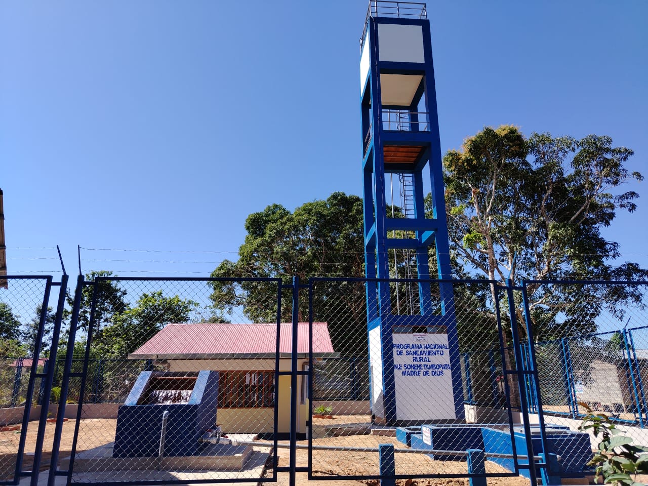 Estado inaugura sistema de saneamiento en comunidad nativa de Madre de Dios