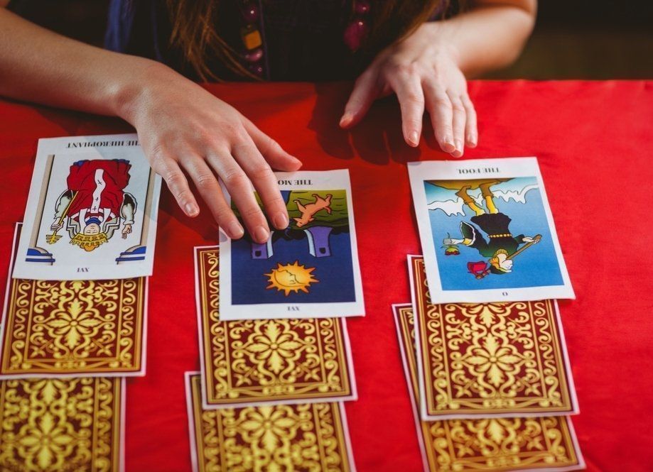 TOP 10 MEJORES PÁGINAS DEL TAROT DE LOS ÁNGELES Tarot Gratis en Línea