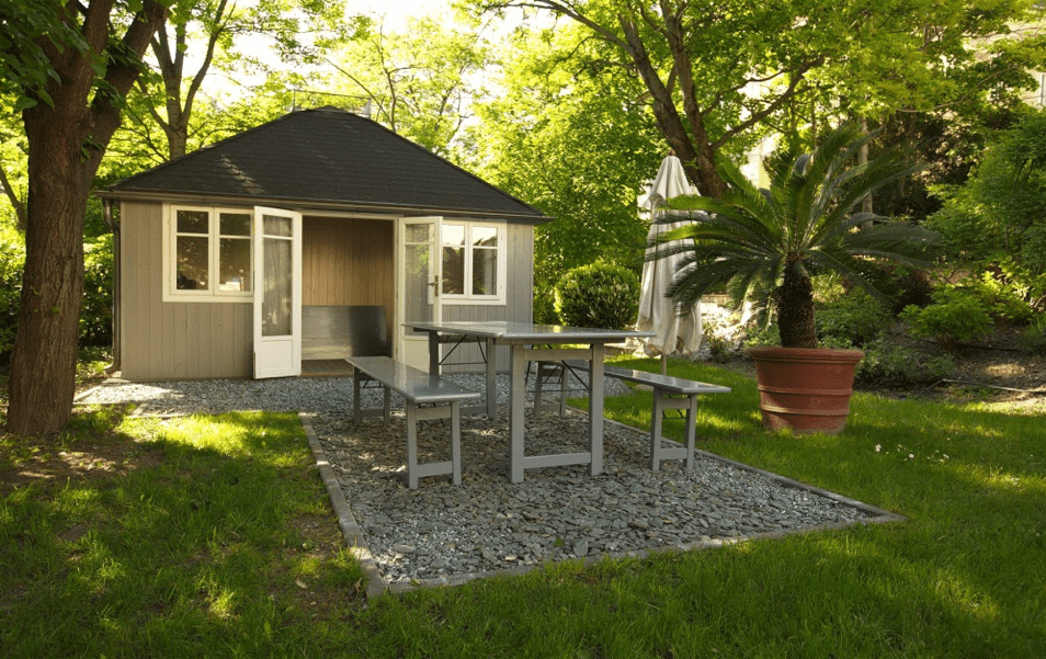 Elegant Three Bedroom Apartment In A Renovated Buda Villa For Rent