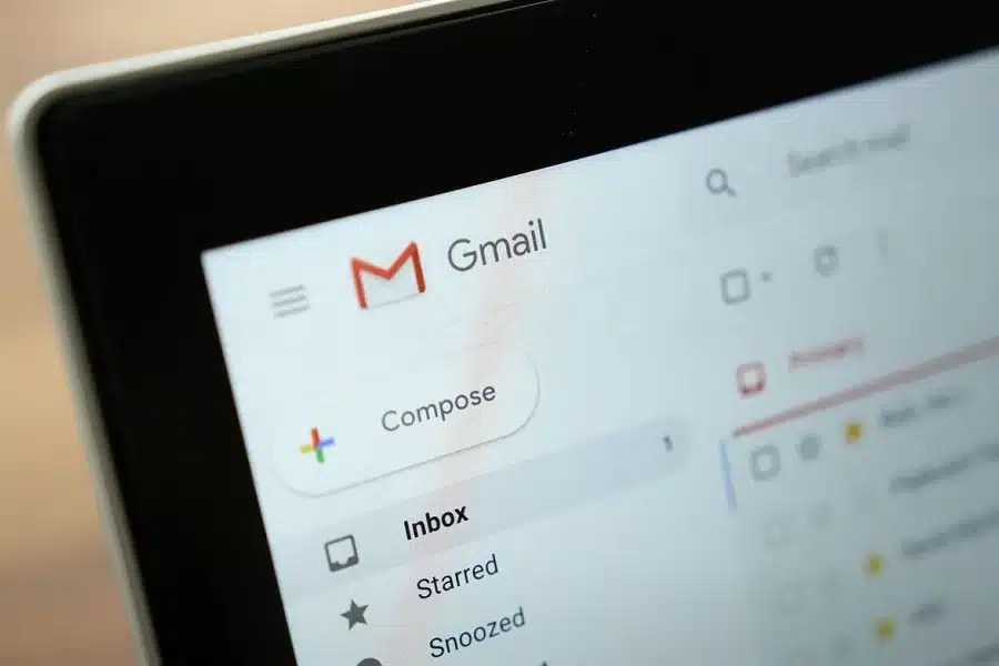 How to collapse the sidebar in Gmail for a better view?