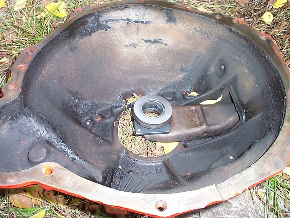 Classic Broncos Tech Clutch Replacement in a 6677 Early Ford