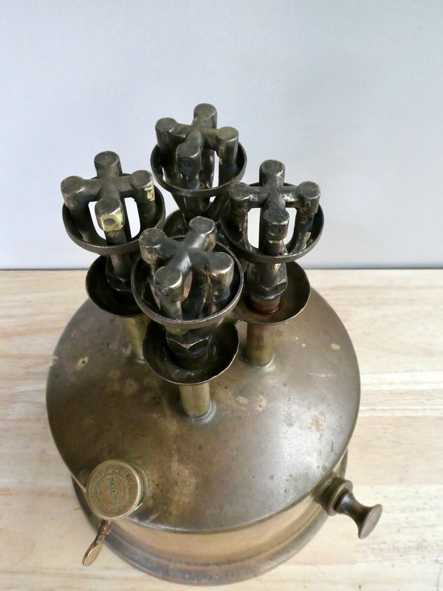 BA Hjorth & Co 4burner Rocket Stove (1896 1898) Classic Camp Stoves