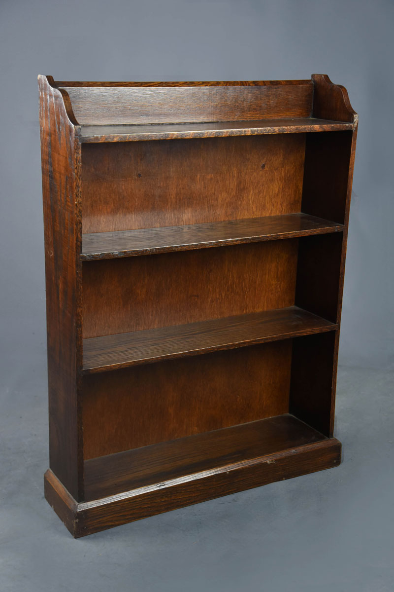 1930's Small Low Oak Bookcase With Three Shelves The Classic Prop