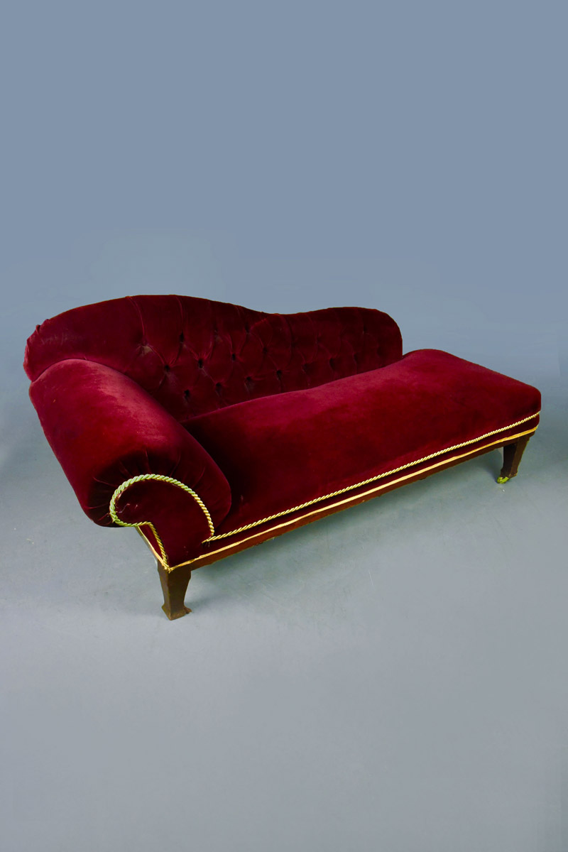 Chaise Longue Plum Buttoned Velvet Upholstery The Classic Prop Hire