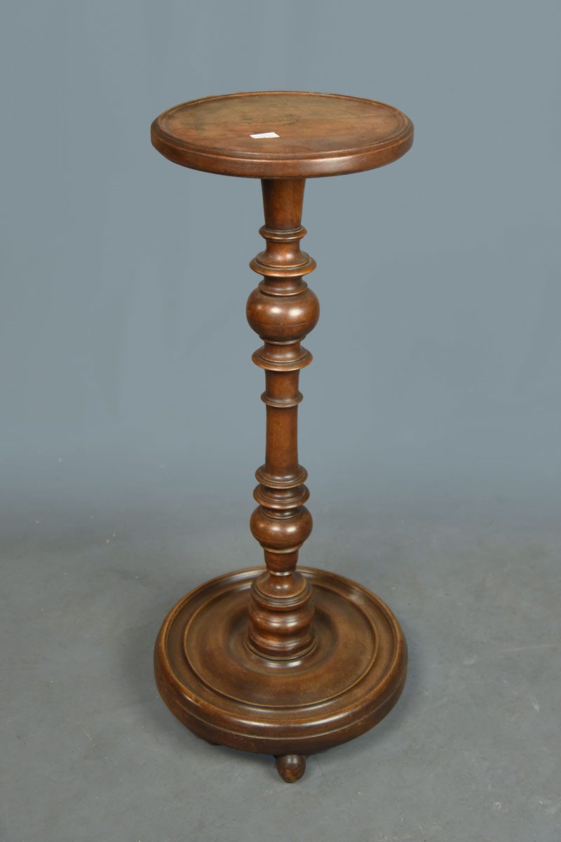 Victorian Oak Low Pedestal Stand With Decorative Turned Base The