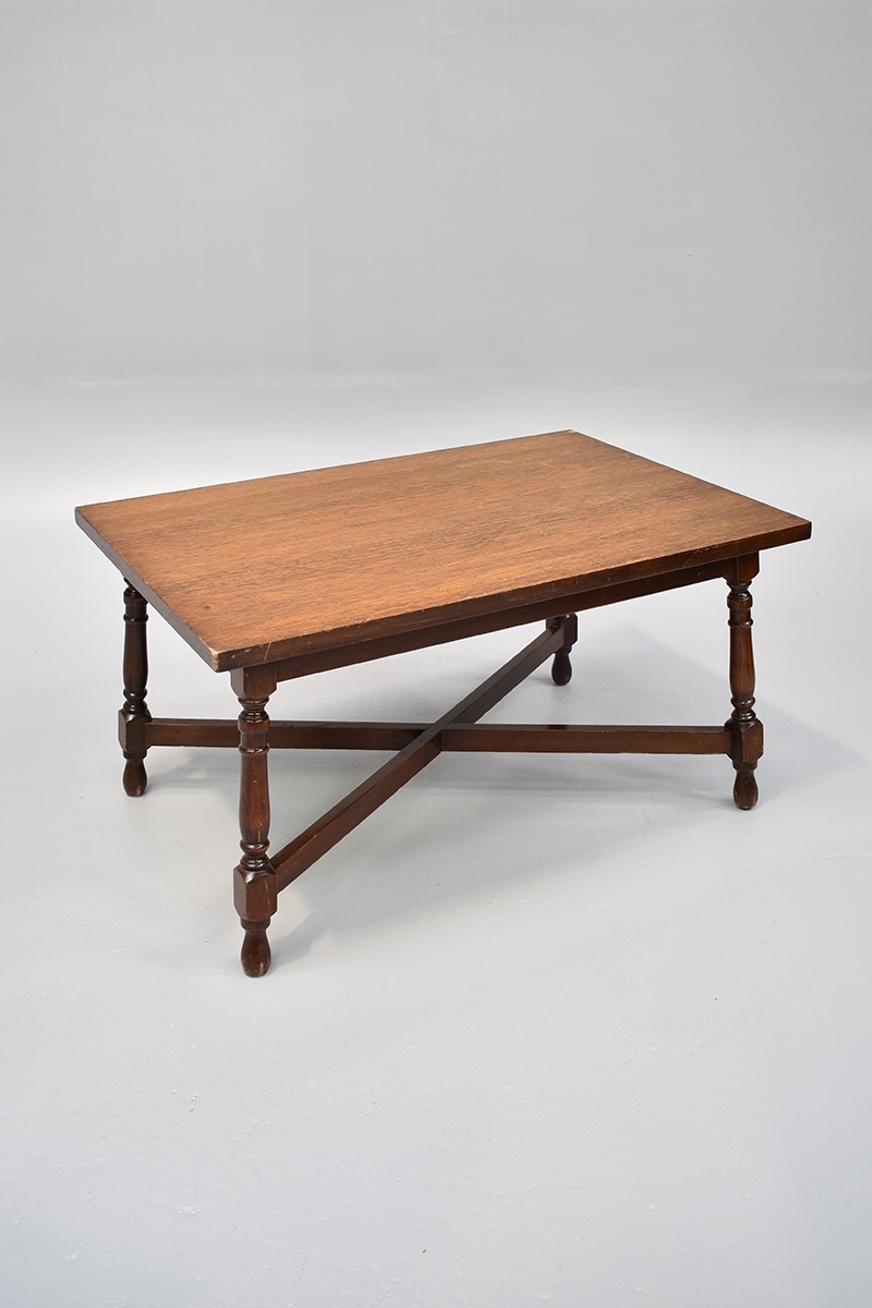 Mahogany Rectangular Coffee Table With Turned Legs The Classic Prop