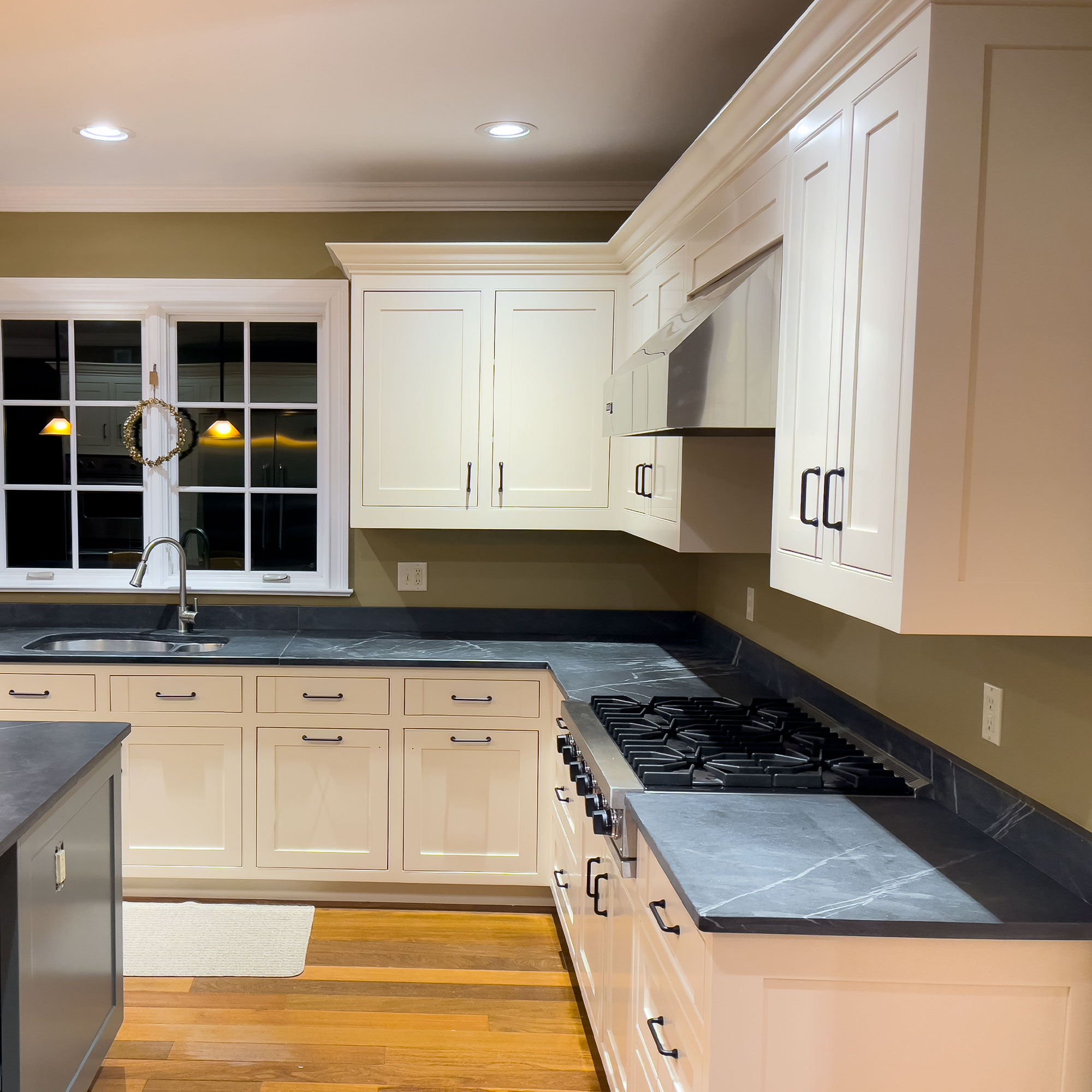 Newtown, CT Kitchen Refinishing Classic Refinishers