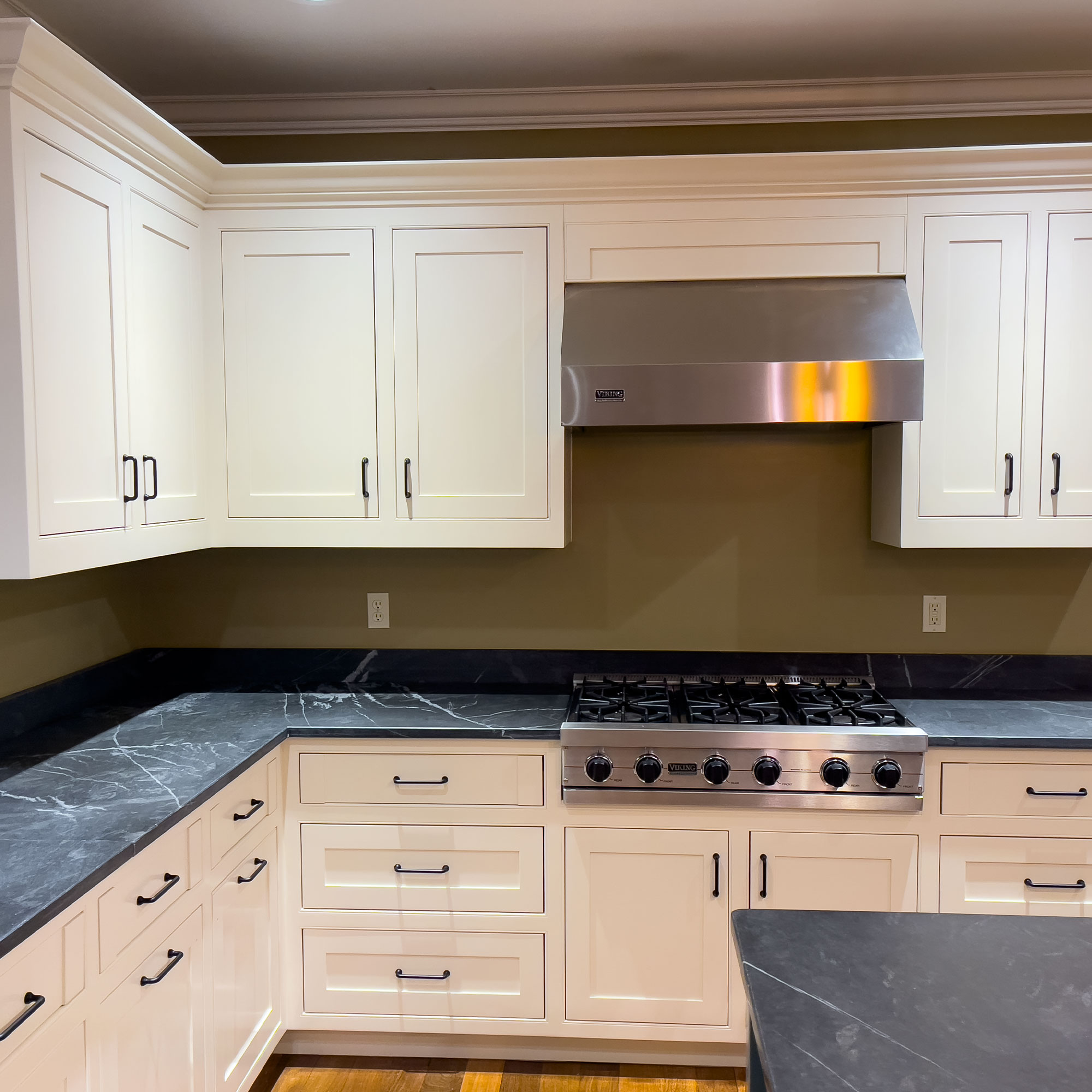 Newtown, CT Kitchen Refinishing Classic Refinishers