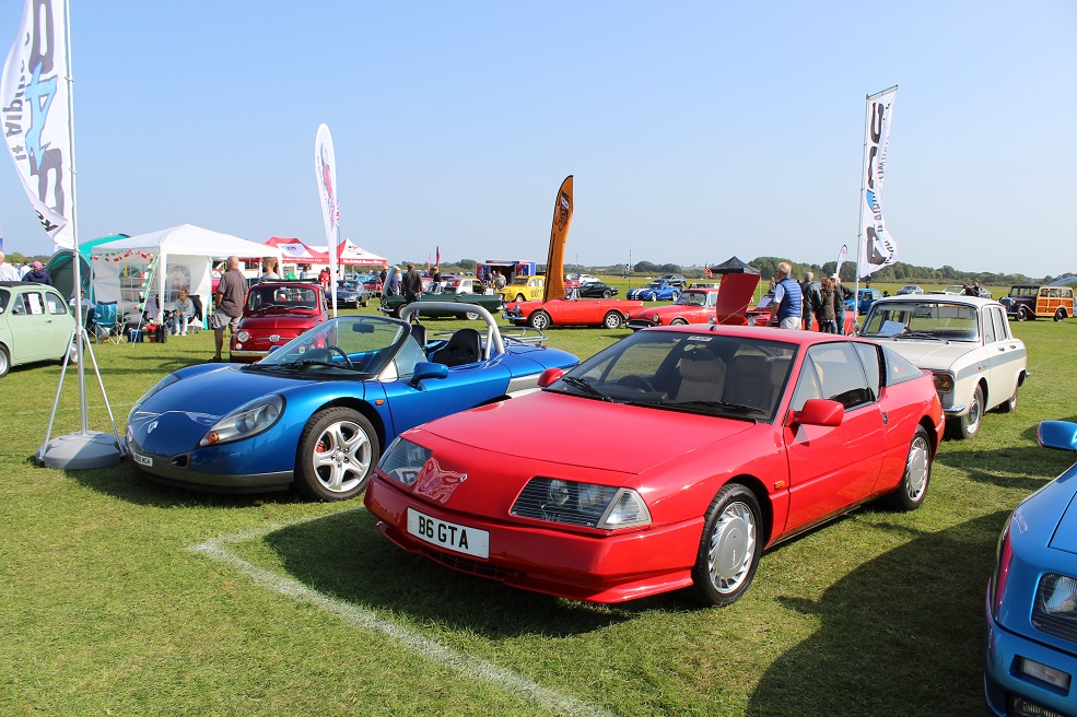 CLASSIC CAR DRIVE IN SHOW AT BICESTER HERITAGE Classics World