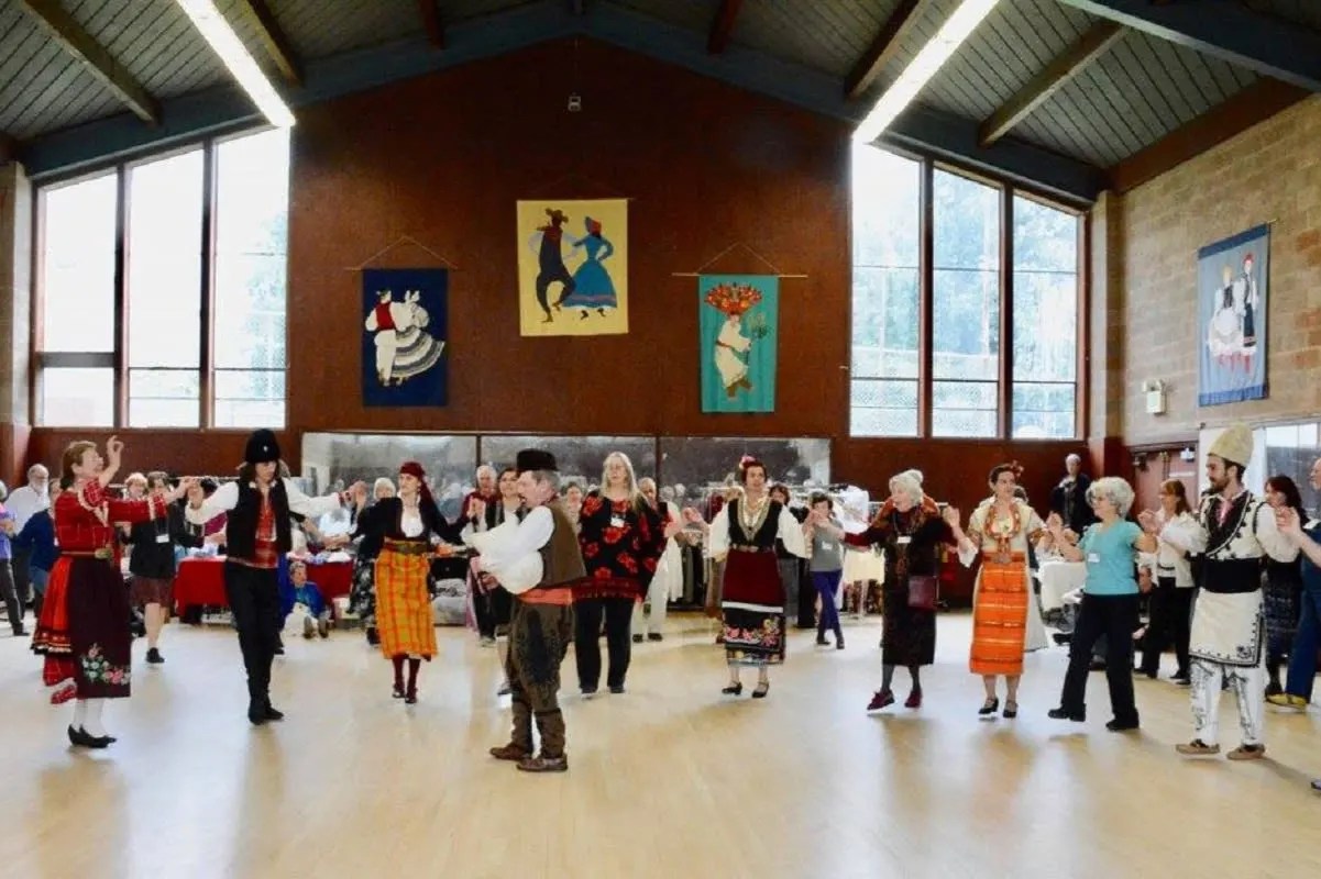 Berkeley Folk Dancers Lies Bewertungen und buche Kurse auf ClassPass