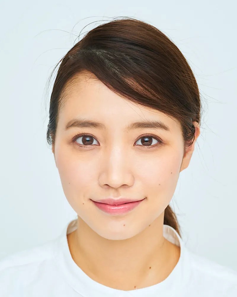 地味な女の特徴は？意外とモテる！そんな彼女の見た目と中身5つ | 恋愛Up！ 無印コスメだけ】オフィスで「地味な人」に見えないアラサーメーク | Classy.[クラッシィ]