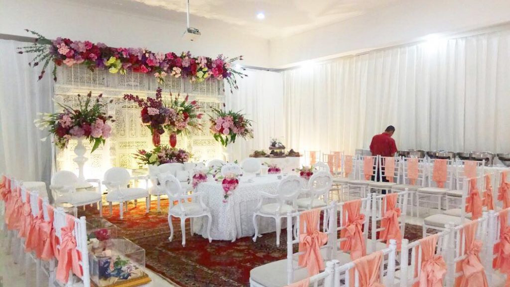 Memilih paket dekorasi lamaran yang terjangkau Classy Tent